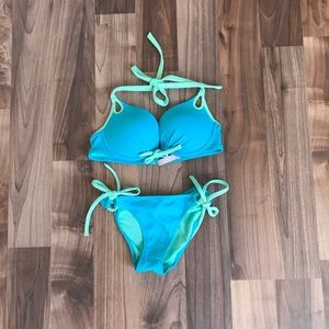 Victoria’s Secret. 👙